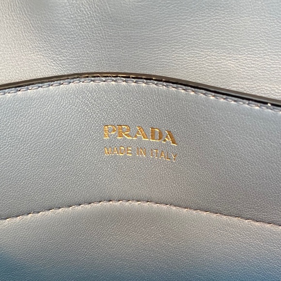 PRADA Navy Blue Saffiano leather bag - Picture 6 of 14